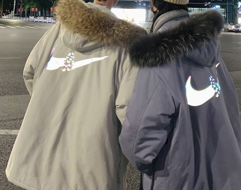 画像13: NK REFLECTIVE logo Jacket Coat ユニセックス 男女兼用 ファー付き リフレクディブ 反射ロゴ 中綿ジャケット フェイクダウンコート (13)