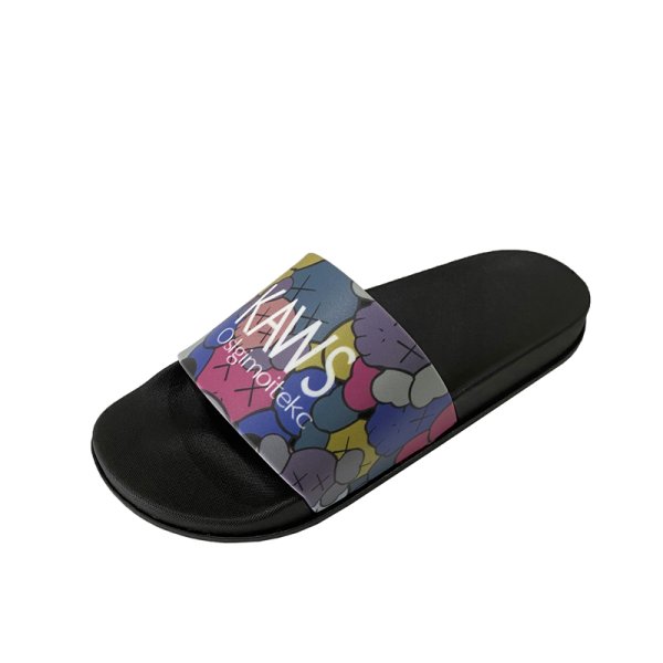 画像1: unisex KAWS  slippers flip flops soft bottom sandals slippers 　男女兼用カウズkaws プラットフォーム フリップフロップ サンダルシャワーサンダル ビーチサンダル ユニセックス (1)