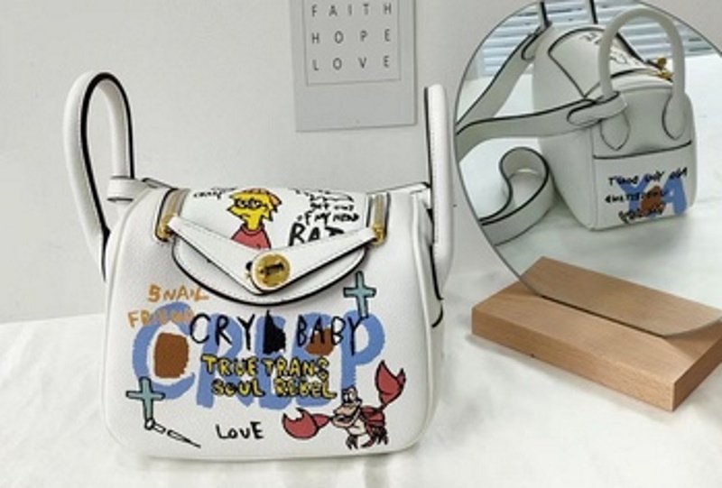 画像5: Woman cartoon graffiti Lindy bag pillow bag portable messenger bag  グラフィックペイントミニトートショルダー２WAYバッグ (5)