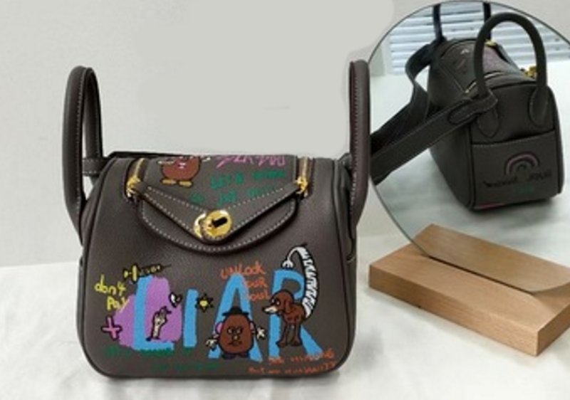 画像6: Woman cartoon graffiti Lindy bag pillow bag portable messenger bag  グラフィックペイントミニトートショルダー２WAYバッグ (6)