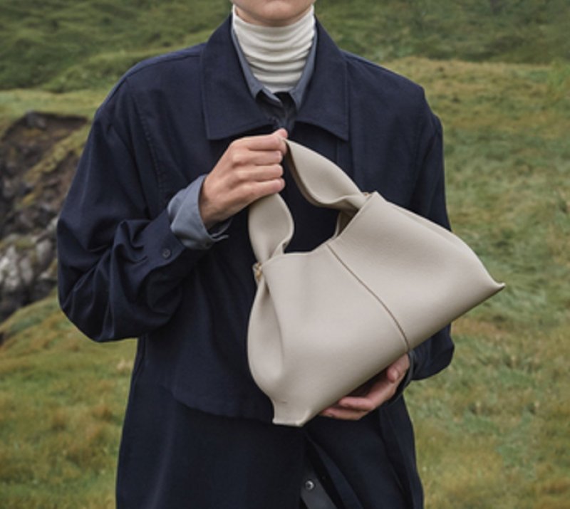 画像12: Woman French one-shoulder messenger portable dumpling bag  レザーワンハンドルトートショルダーバッグ メッセンジャーバッグ (12)