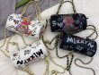 画像5:  graffiti shoulder messenger portable cylinder bag　グラフィティ ポータブルシリンダーショルダークロスボディーバッグ (5)