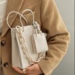 画像11: small square acrylic chain armpit Tote shoulder bag  チェーンショルダーストラップトート ショルダー  ハンドバック　 (11)