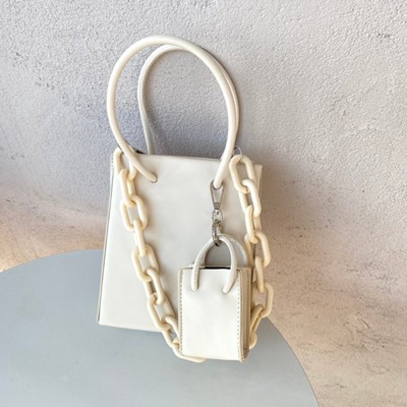 画像4: small square acrylic chain armpit Tote shoulder bag  チェーンショルダーストラップトート ショルダー  ハンドバック  (4)