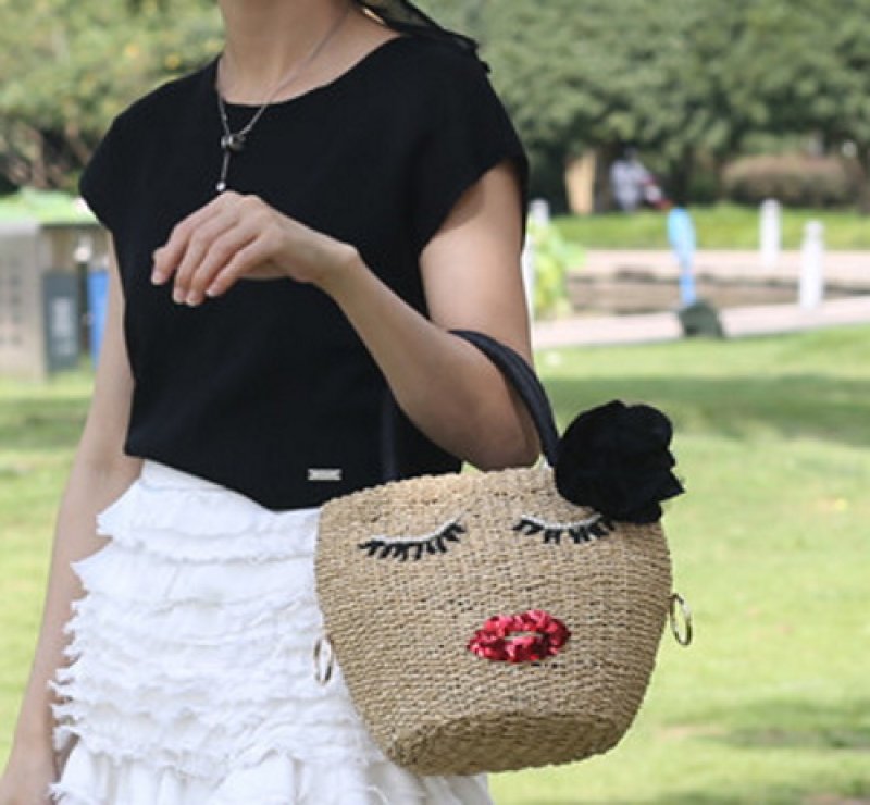 画像5: girly cute pearl sequins eyes mouth embroidery straw woven bagTote  bag  バケットかご籠ガーリーウインクキュートパールスパンコール付きトート バック  (5)