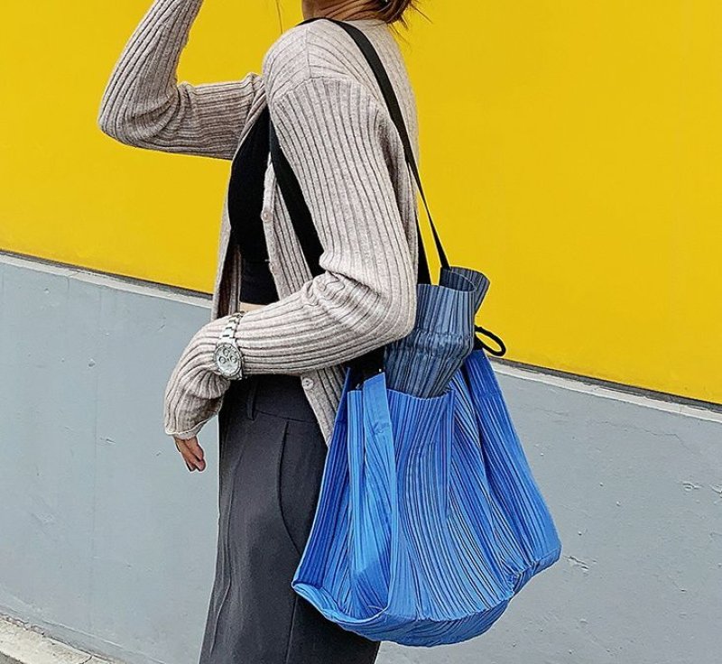 画像3:  wave  stitching folds lightweight fitness dance shoulder bag ウェーブ折りたたみ 軽量 トートショルダーバッグ エコバッグ  (3)