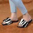 画像4: Zebra pattern mink fur flat bottom sandals  slippers　ゼブラ柄ミンクファーサンダル スリッパ (4)