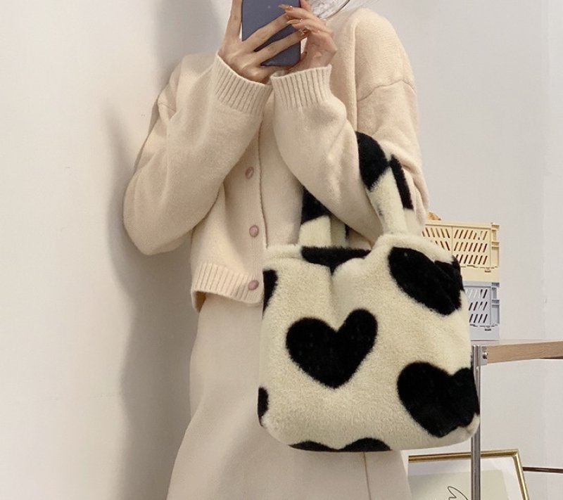 画像2: Heart tote fur bag  ハートファートートバッグ (2)