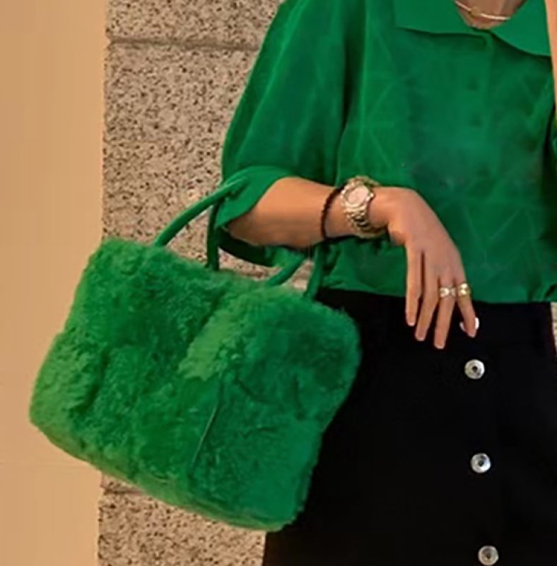 画像9: lamb wool single-shoulder woven tote bag  ラムヘアトートバッグ (9)