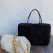 画像3: lamb wool single-shoulder woven tote bag  ラムヘアトートバッグ (3)