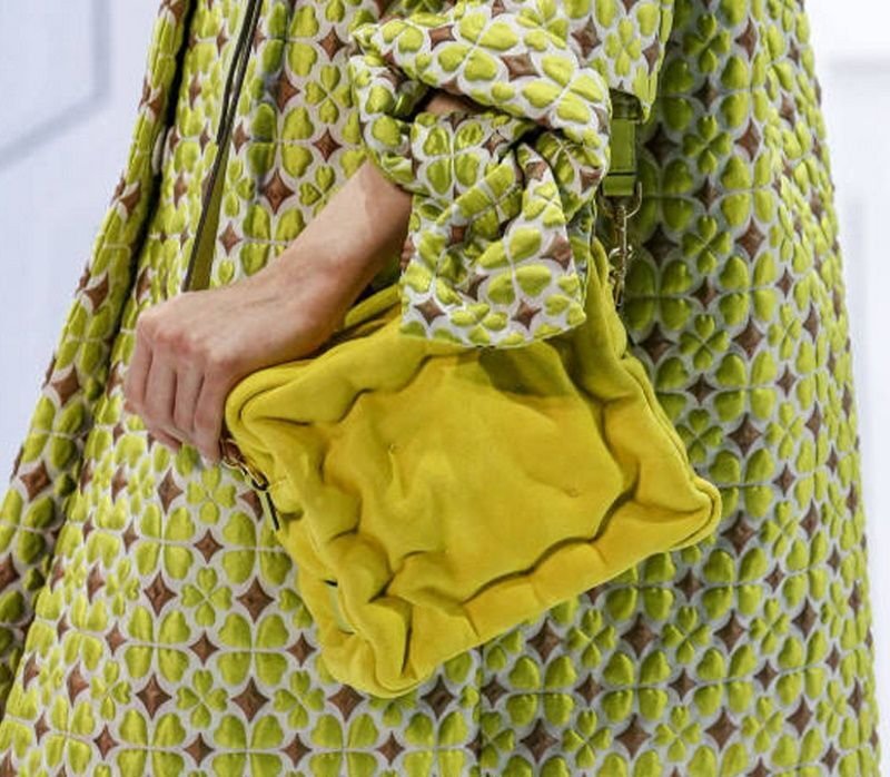 画像2: fat chubby soft cute brick tote shoulder bag レザーキルティングスクエアトートショルダーバッグ (2)