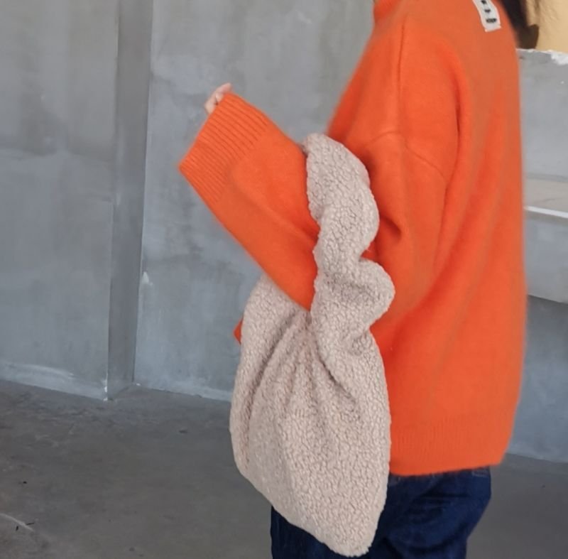 画像5: furry folds lotus leaf  one-shoulder  plush bag Fur Tote ワンショルダーファーリーフトートショルダーバッグ (5)