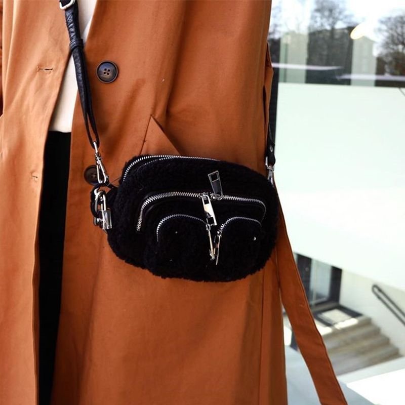 画像5: plush underarm chain small bag ファーチェーンショルダーストラップトート ショルダーミニバッグ (5)