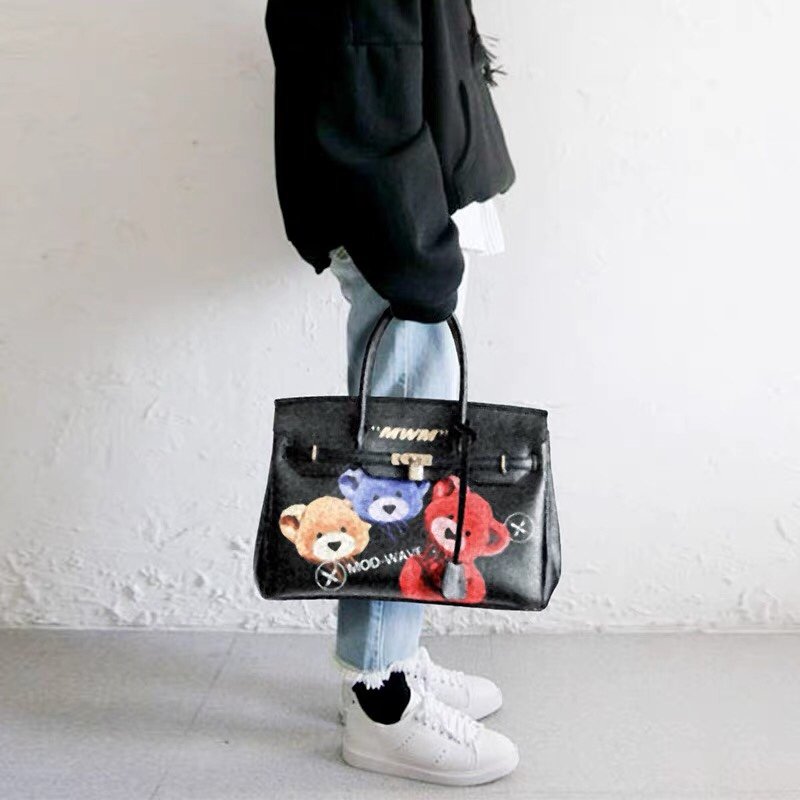 画像11: Bear Print Shoulder Messenger Bag Tote Shoulder Bag レザーベア熊プリントトート  ショルダー メッセンジャーバッグ   (11)