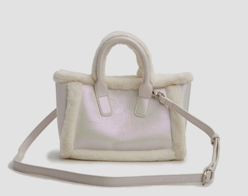 画像4: plush magnetic buckle square fur tote shoulder bag  ファースクエア トート ショルダーバッグ (4)