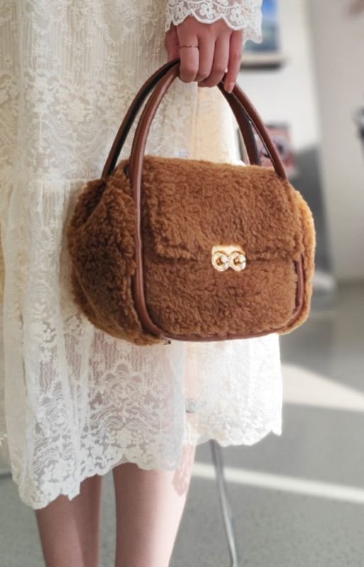 画像2: lamb fur tote shoulder bag  ラムファー トート ショルダーバッグ (2)