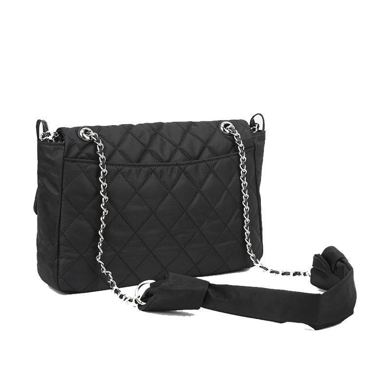 画像6:  large capacity Quilted chain Tote shoulder bag  キルティングチェーンラージキャパシティートート ショルダーバッグ  (6)