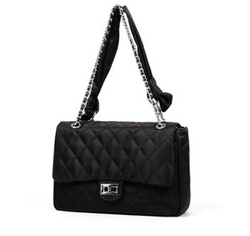 画像7:  large capacity Quilted chain Tote shoulder bag  キルティングチェーンラージキャパシティートート ショルダーバッグ  (7)