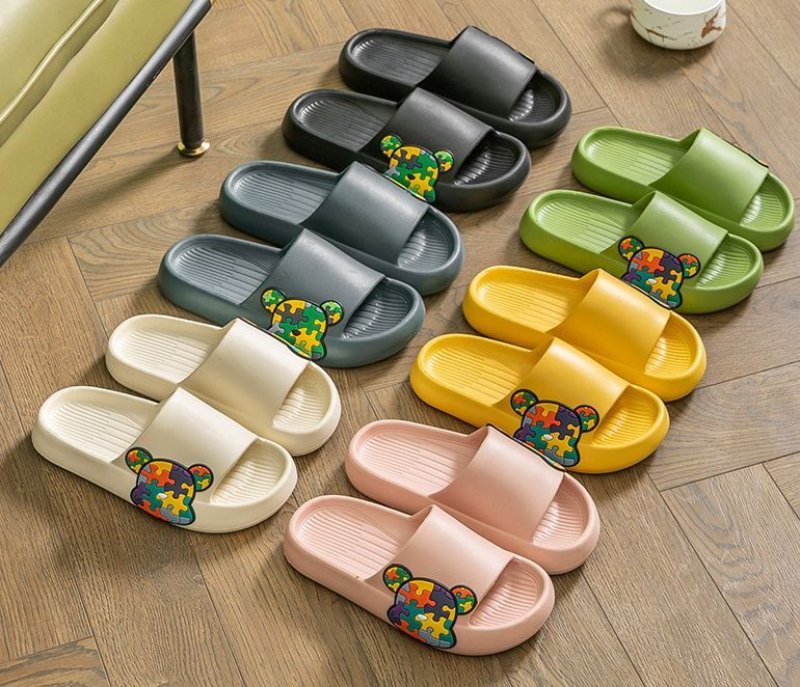 画像4: KAWS x Brick Bear flip flops soft bottom sandals slippers Beach sandals 　ユニセックス男女兼用 カウズ×ブリックベアフリップフロップ  シャワー ビーチ サンダル (4)