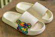 画像9: KAWS x Brick Bear flip flops soft bottom sandals slippers Beach sandals 　ユニセックス男女兼用 カウズ×ブリックベアフリップフロップ  シャワー ビーチ サンダル (9)