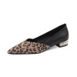 画像2: women's Leopard print pointed flat shoes with heel pearls　ヒールパール付きヒョウ柄ポインテッド フラットパンプス　バレーシューズ  (2)