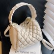 画像7: Leather Down Quilted Cylindrical Drawstring Tote Shoulder Bag　 レザー ダウンキルティング 筒形巾着トートショルダーバッグ (7)