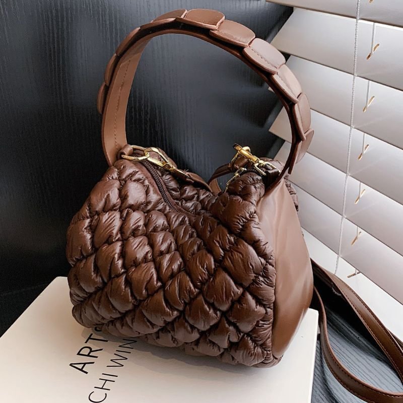 画像10: Leather Down Quilted Cylindrical Drawstring Tote Shoulder Bag  レザー ダウンキルティング 筒形巾着トートショルダーバッグ (10)