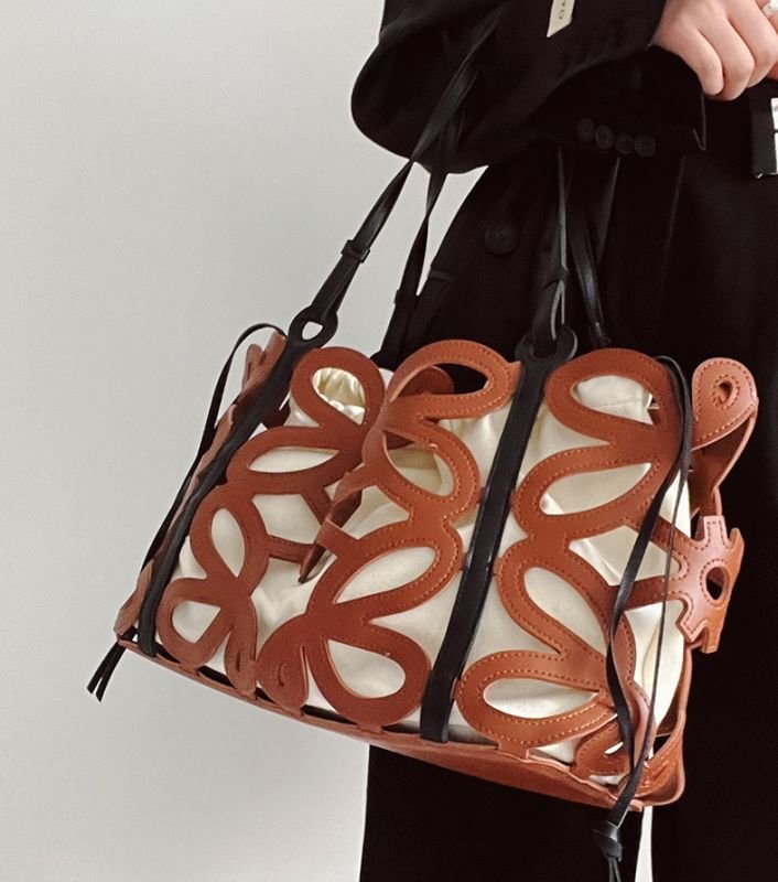 画像7: large-capacity hollow letter anagram shoulder tote shoulder bag  レザーアナグラム トートショルダーバッグ (7)