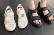 画像4: new Velcro soft bottom sandals slippers Beach sandals 　ユニセックス男女兼用 フラットベルクロスポーツフリップフロップ  シャワー ビーチ サンダル (4)