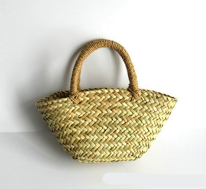 画像3: woven triangular grass oblique straw bagbasket bag  tote bag  トライアングル三角籠かごトートバッグ ビーチバッグ (3)