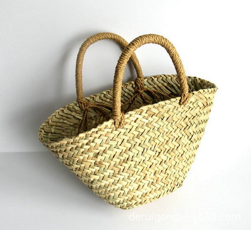 画像5: woven triangular grass oblique straw bagbasket bag  tote bag  トライアングル三角籠かごトートバッグ ビーチバッグ (5)