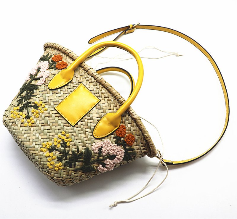 画像6: hand-embroidered water grass straw  tote shoulder bag ハンドメイドフラワー刺繍籠 かご カゴトートショルダーバッグ (6)