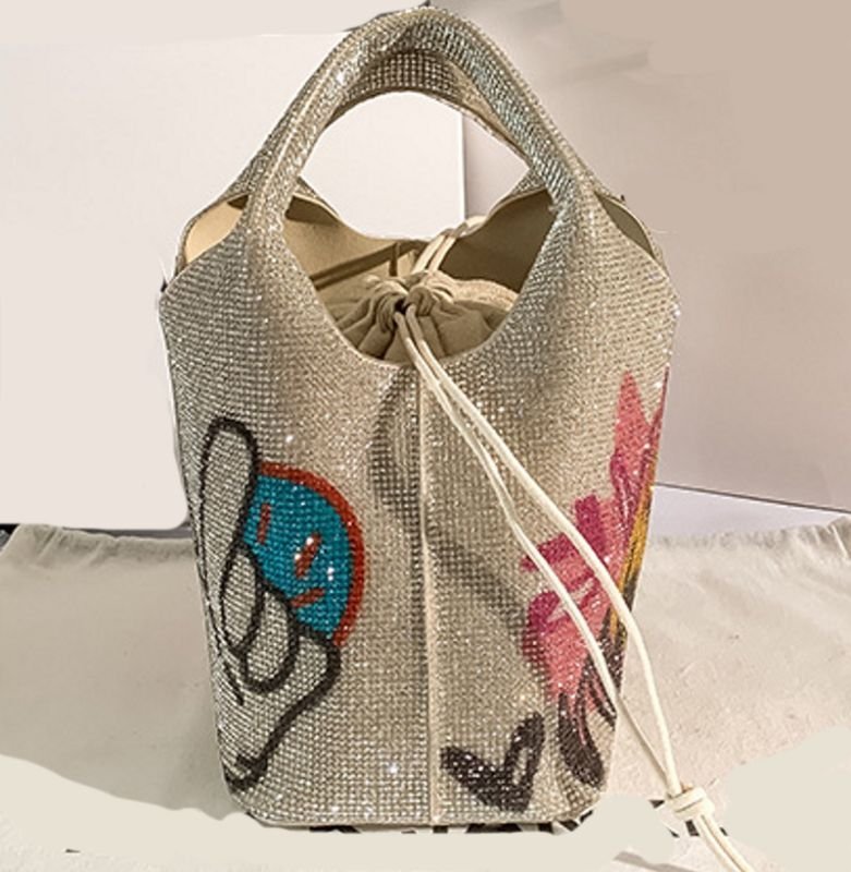 画像2: Graphic smile bijou paint diamond-studded bucket bag  グラフィックスマイルビジューミニバケットバッグトートバッグ (2)