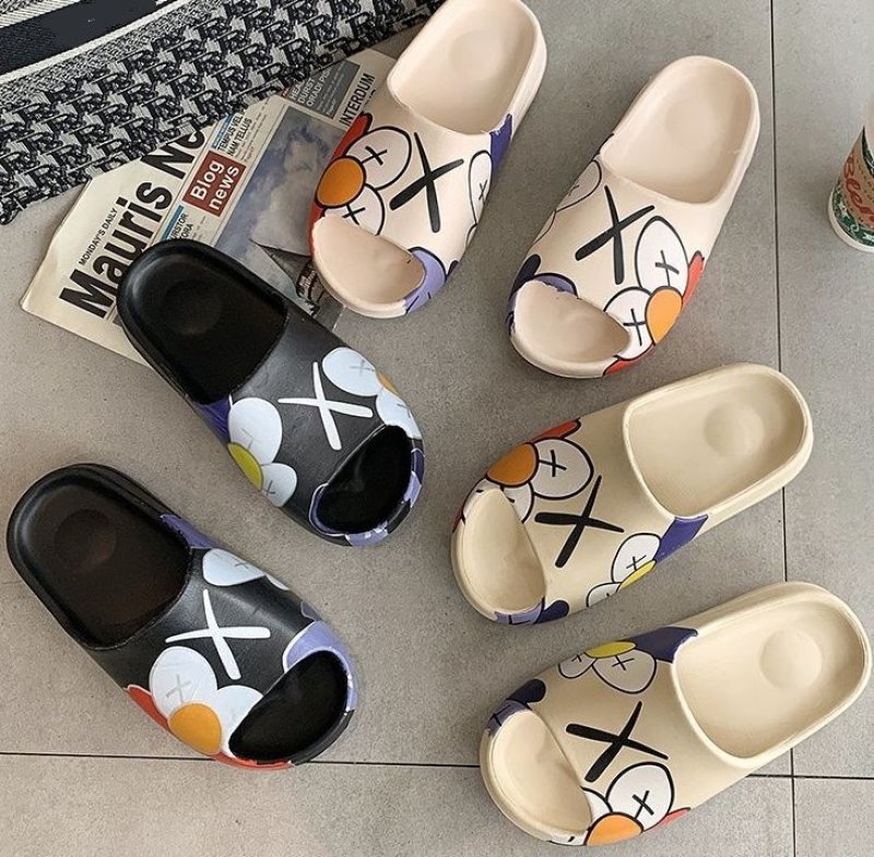 画像4: kaws flour soft bottom sandals slippers   ユニセック男女兼用カウズフラワーフリップフロップサンダルシャワーサンダル ビーチサンダル　 (4)