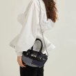 画像6:  Woman’s semi-circle color-blocking canvas denim tote shoulder bag  ブロッキングデニム半円サークルトート ショルダー バッグ (6)