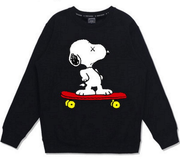 画像1: Unisex Snoopy x kaws Pullover trainer sweater  ユニセックス男女兼用スヌーピー×カウズスウェットプルオーバートレーナー (1)