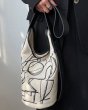 画像4: literary retro color matching graffiti casual bucket shoulder bag Tote  Bag 　グラフィティカジュアルバケットショルダートートエコバッグ (4)