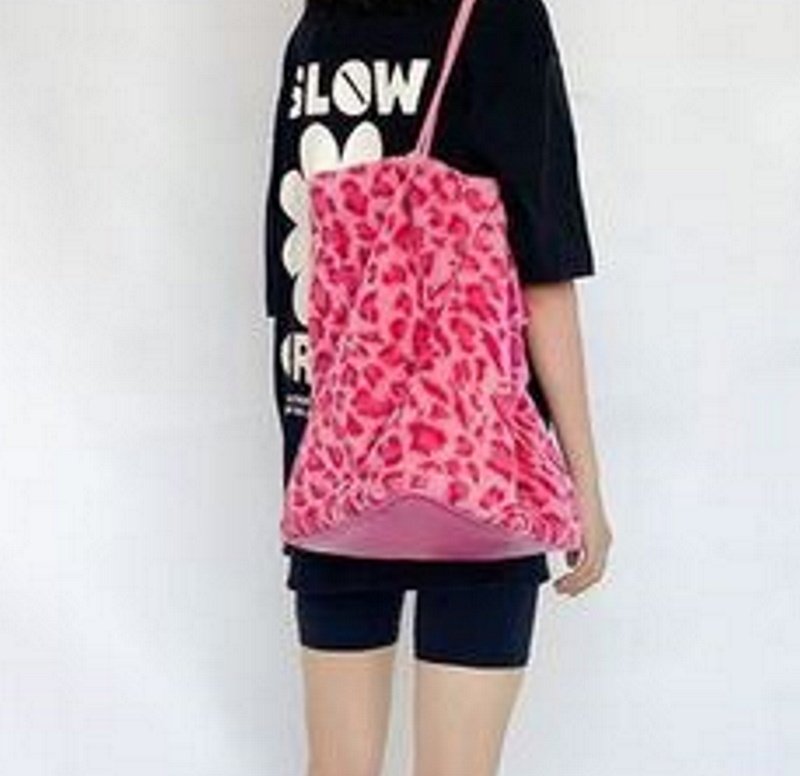 画像3: Pink Leopard Print Hairy Underarm Bag shoulder tote bag ピンクレオパードヒョウ柄ラージショルダートートフレンチバッグ (3)