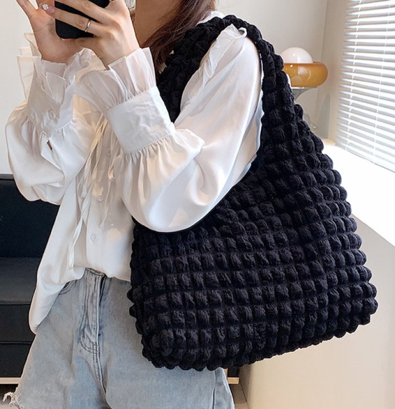 画像9: down  pleated waffle shoulder tote bag  絞りキルティングダウンワッフルショルダートートフレンチバッグ (9)