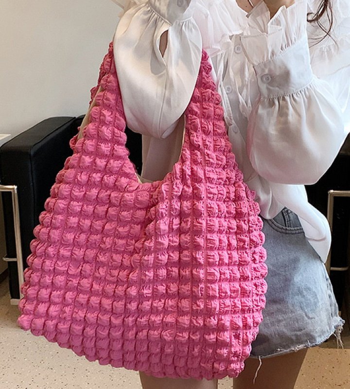画像7: down  pleated waffle shoulder tote bag  絞りキルティングダウンワッフルショルダートートフレンチバッグ (7)