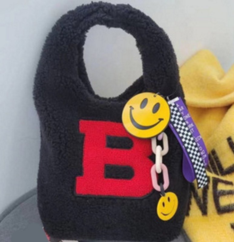 画像6: alphabet logo tote bag アルファベットロゴモコモコファーワンショルダートートバッグ (6)