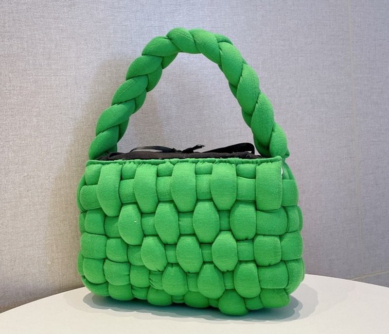 画像11: hand-knitted from thick wool handbag tote shoulder  bag 極太ウール編みハンドメイドスタイルアンダーアームトートショルダーバッグ (11)