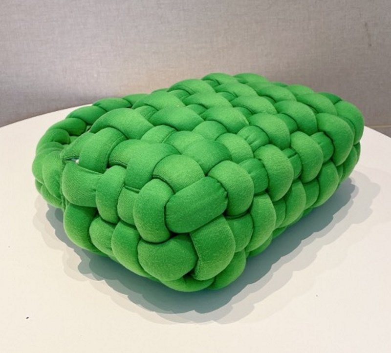 画像10: hand-knitted from thick wool handbag tote shoulder  bag 極太ウール編みハンドメイドスタイルアンダーアームトートショルダーバッグ (10)