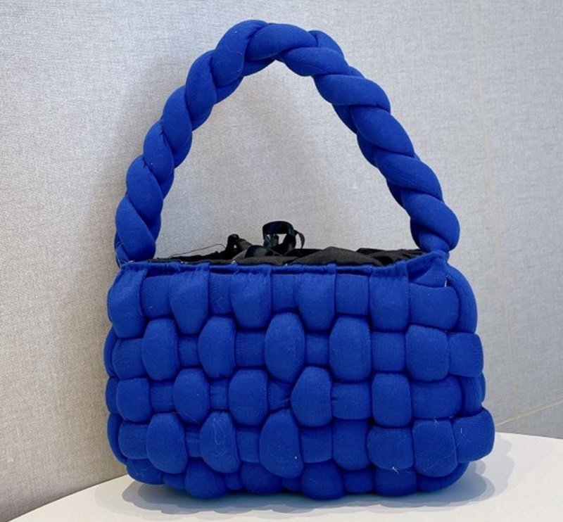 画像4: hand-knitted from thick wool handbag tote shoulder  bag 極太ウール編みハンドメイドスタイルアンダーアームトートショルダーバッグ (4)