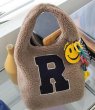 画像3: alphabet logo tote bag　アルファベットロゴモコモコファーワンショルダートートバッグ (3)