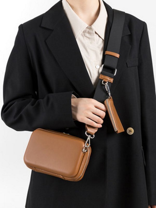 画像2: Square shoulder bag Comes with a mini bag スクエアショルダーバッグミニコバック付き (2)