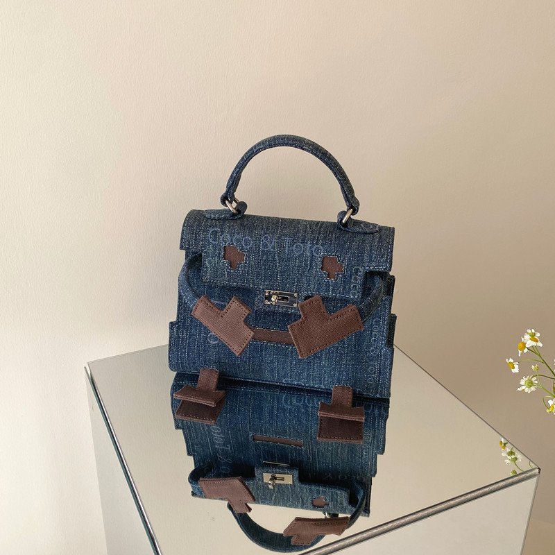 画像10: One shoulder down quilted bucket tote shoulder bag ワンショルダーダウンキルティングバケット トートショルダーバッグ (10)