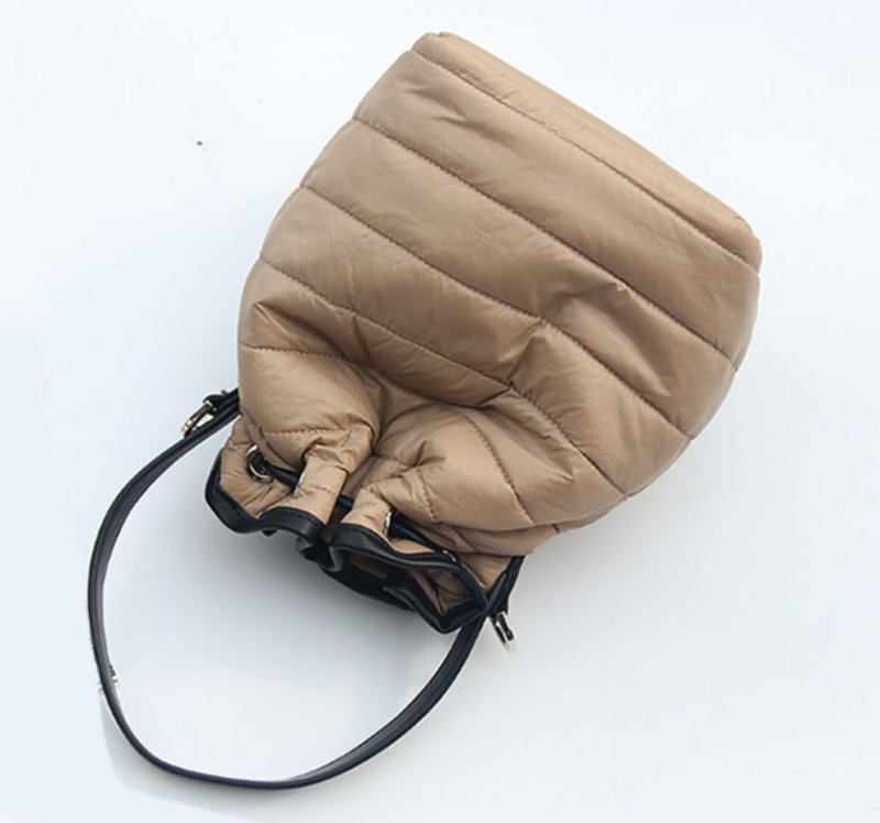 画像5: One shoulder down quilted bucket tote shoulder bag ワンショルダーダウンキルティングバケット トートショルダーバッグ (5)