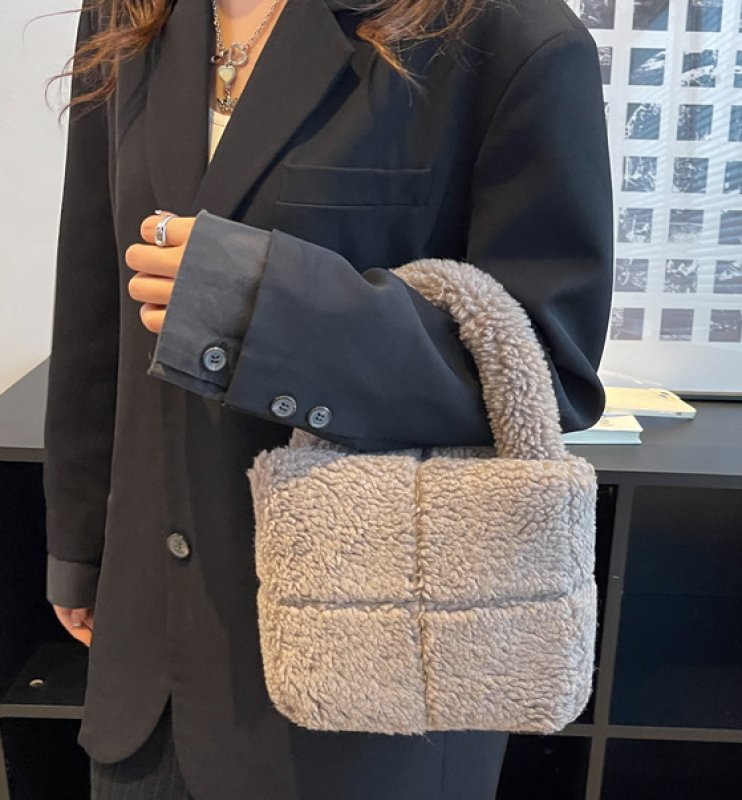 画像11:  fluffy plush sweet tote hand bag　フワフワファースイートトートバッグ  (11)