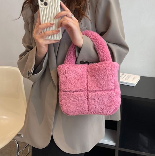 画像9:  fluffy plush sweet tote hand bag　フワフワファースイートトートバッグ  (9)